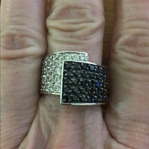 2/$20!  🔥Black and crystal cocktail ring, size 8.